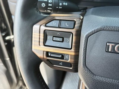 2025 Toyota Land Cruiser 4WD (Natl)