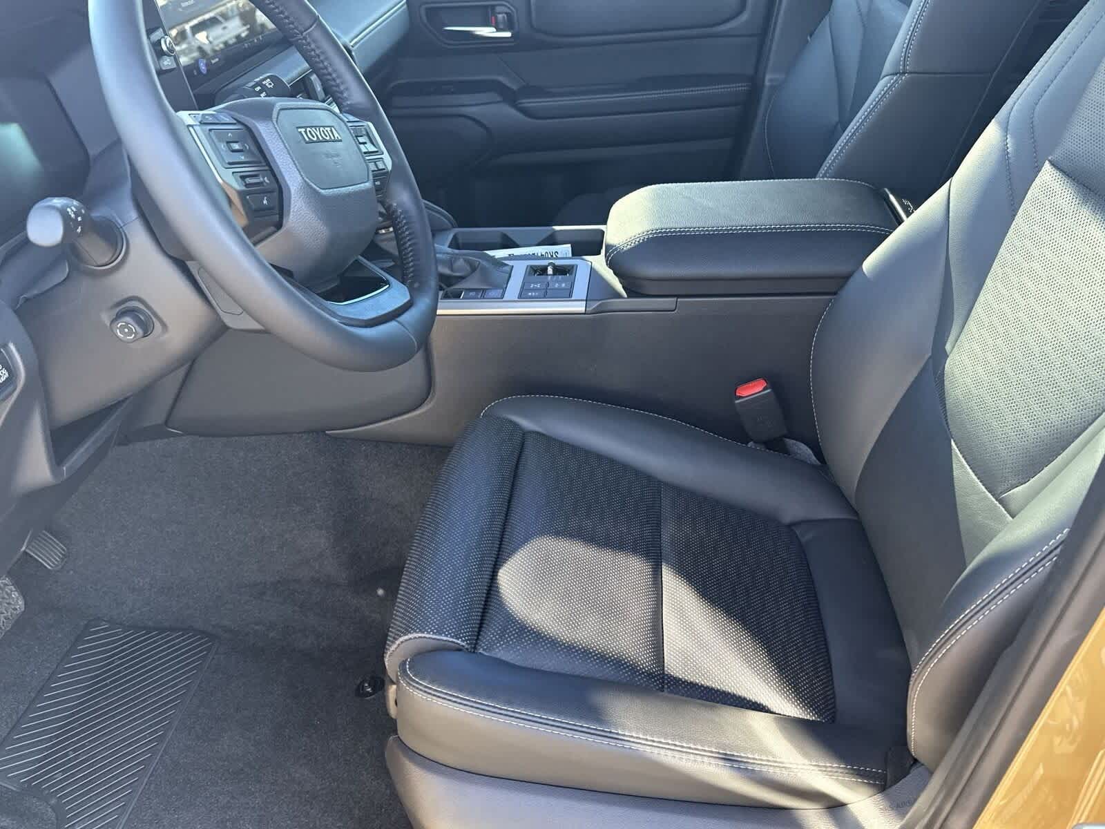 2025 Toyota Land Cruiser 4WD (Natl)