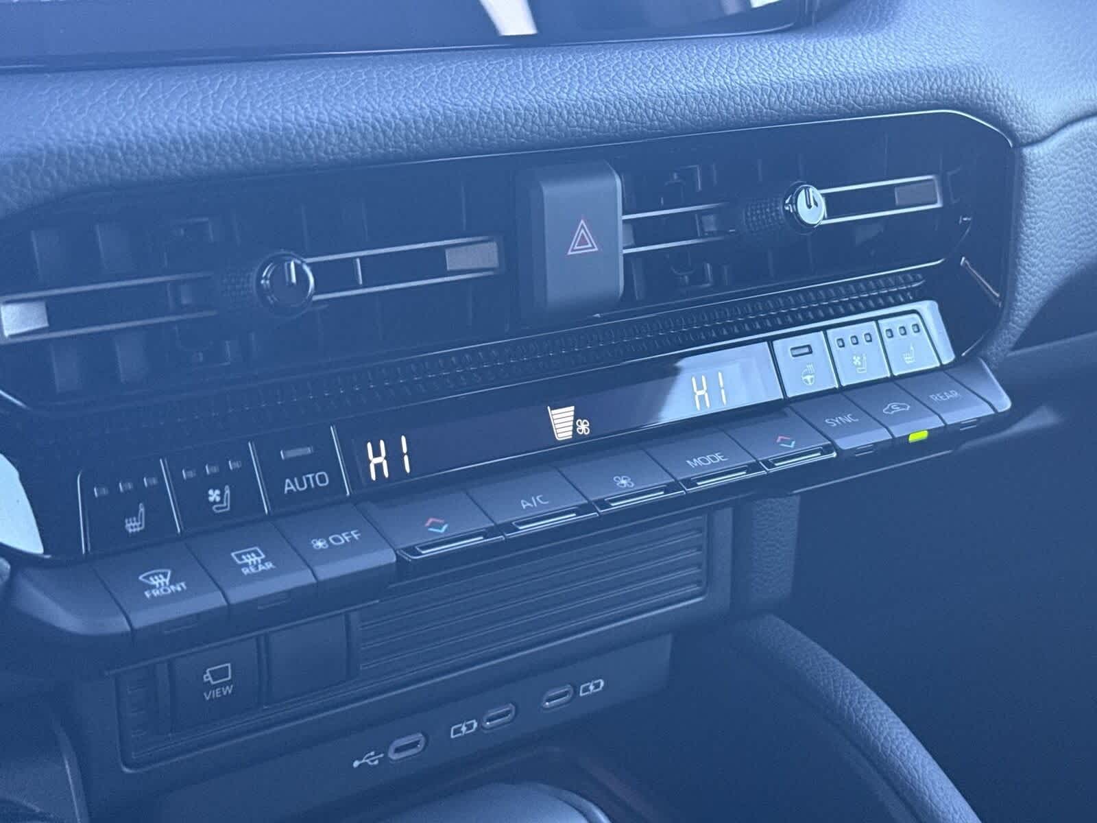 2025 Toyota Land Cruiser 4WD (Natl)