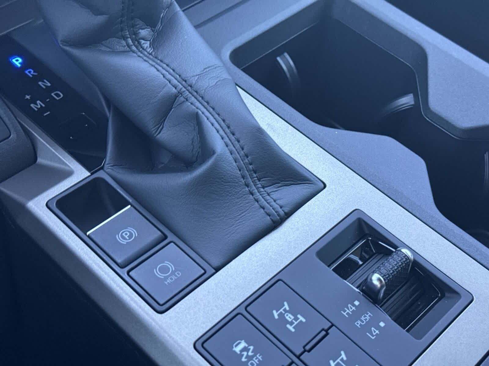 2025 Toyota Land Cruiser 4WD (Natl)