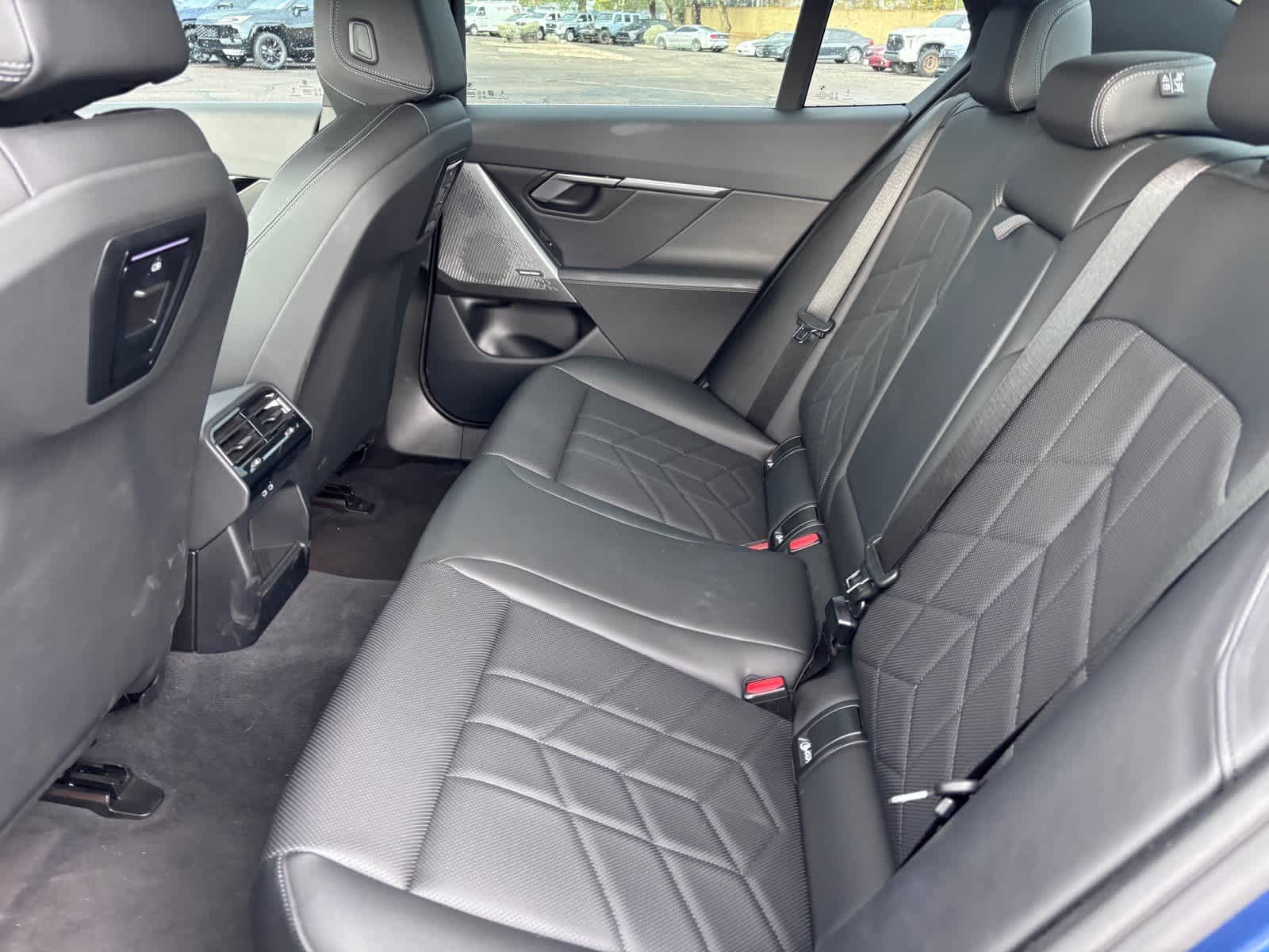 2025 BMW 530i 530i