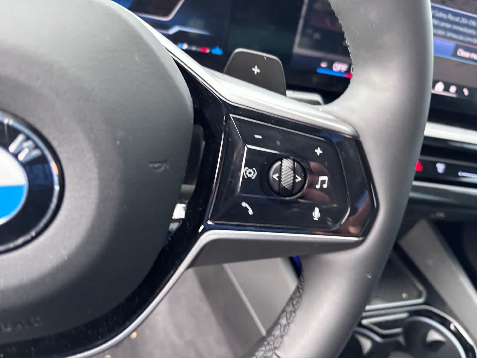 2025 BMW 530i 530i