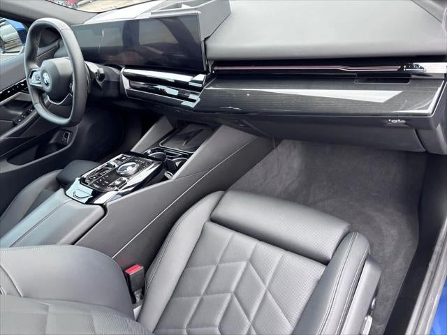 2025 BMW 530i 530i