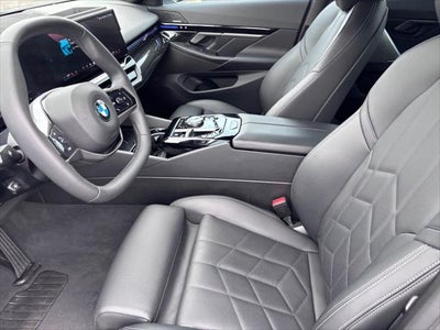 2025 BMW 530i 530i