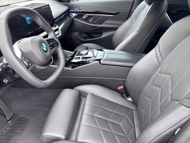 2025 BMW 530i 530i