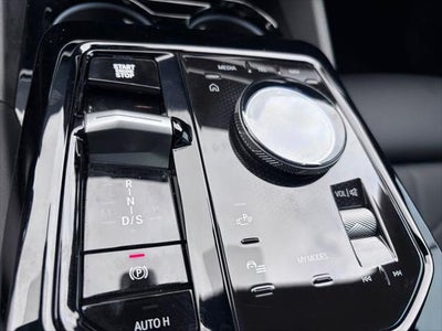 2025 BMW 530i 530i