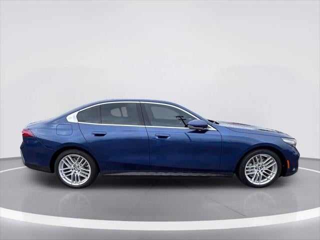 2025 BMW 530i 530i