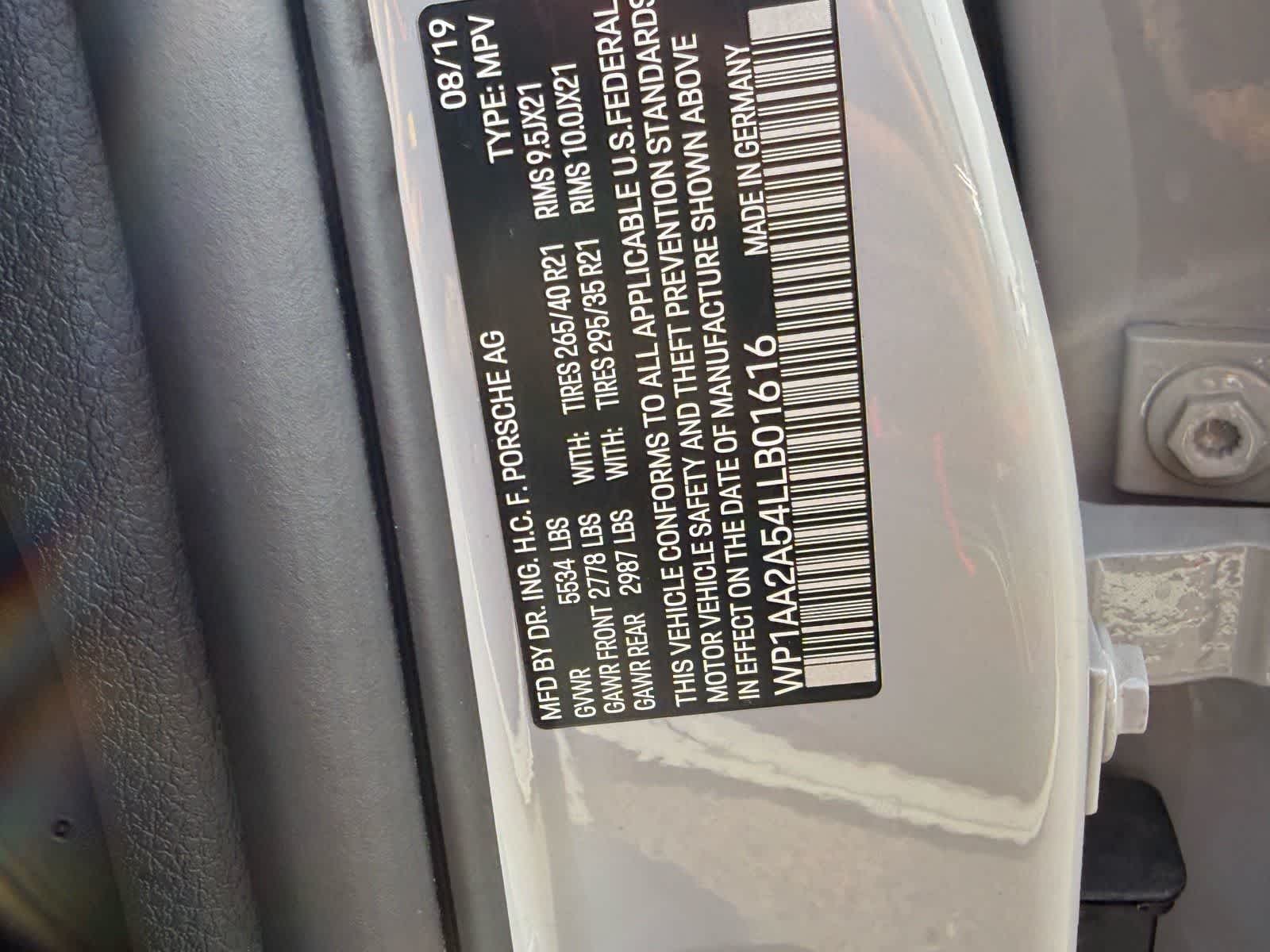 2020 Porsche Macan AWD