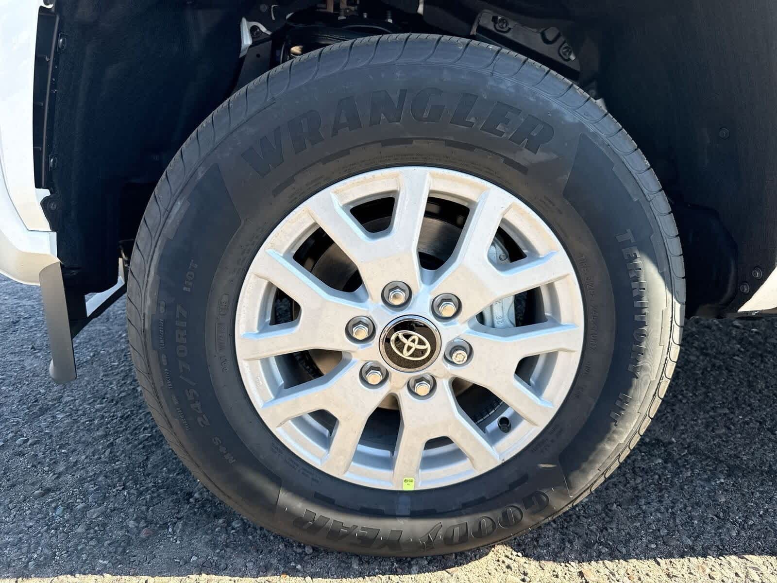 2025 Toyota Tacoma SR5