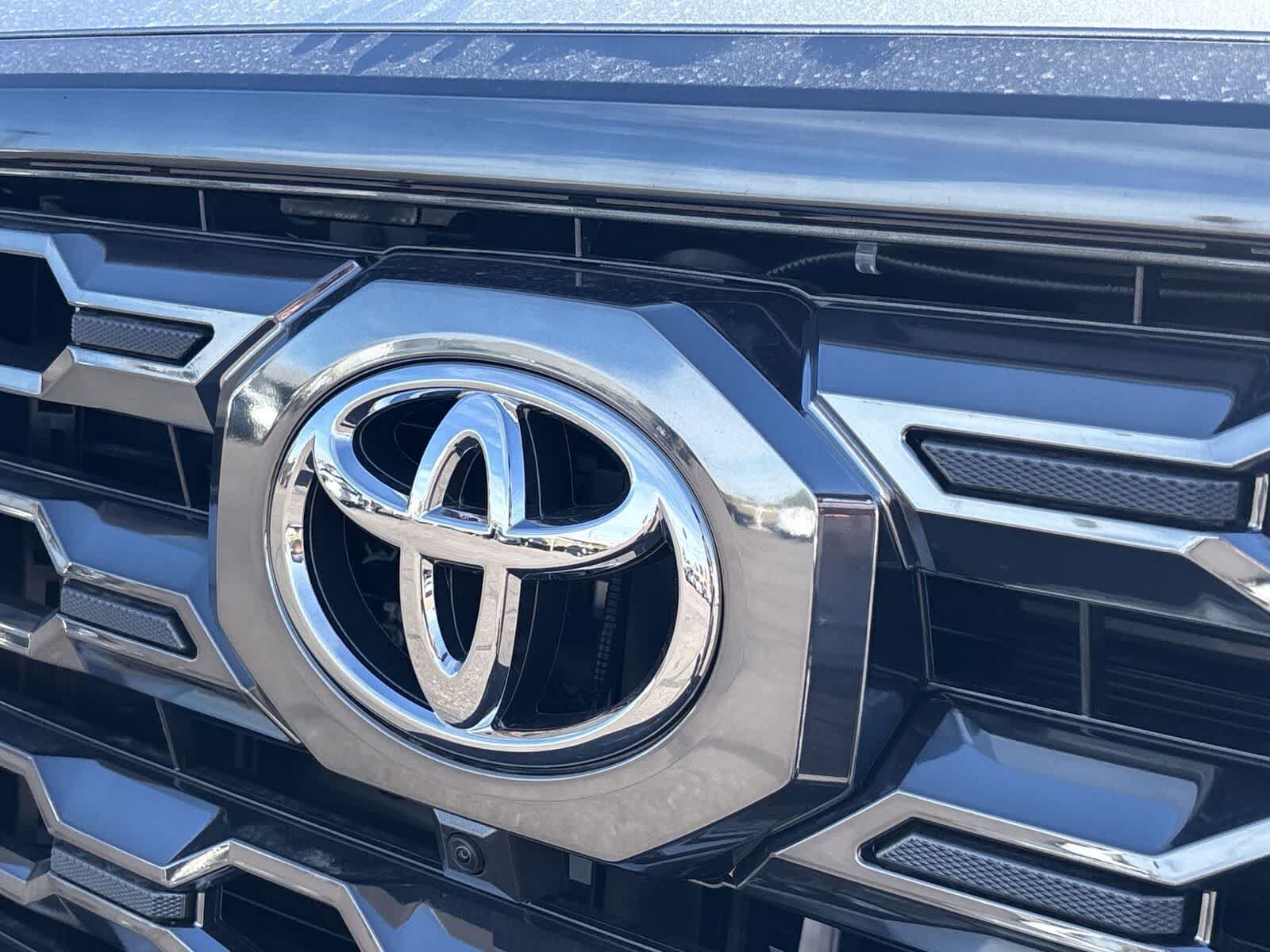 2026 Toyota Tundra i-FORCE MAX Tundra Platinum