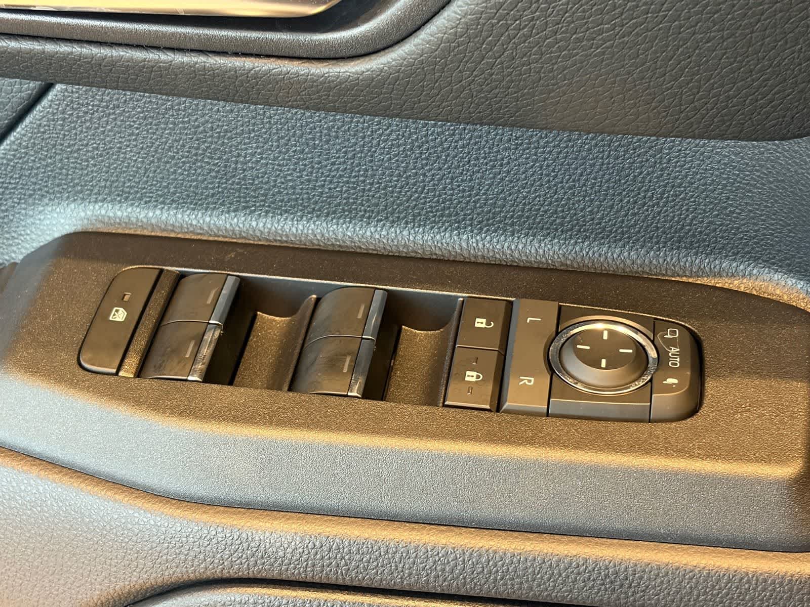 2027 Toyota Land Cruiser 4WD (Natl)