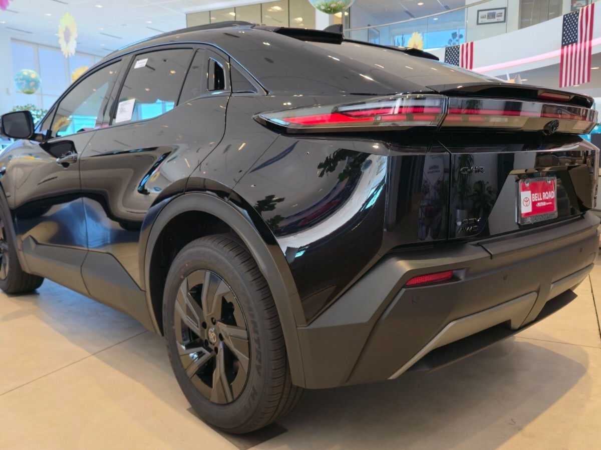 2026 Toyota C-HR SE