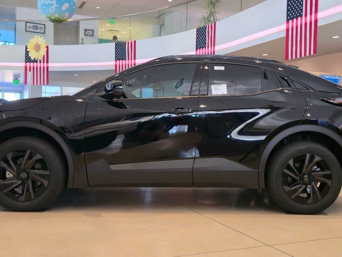 2026 Toyota C-HR SE