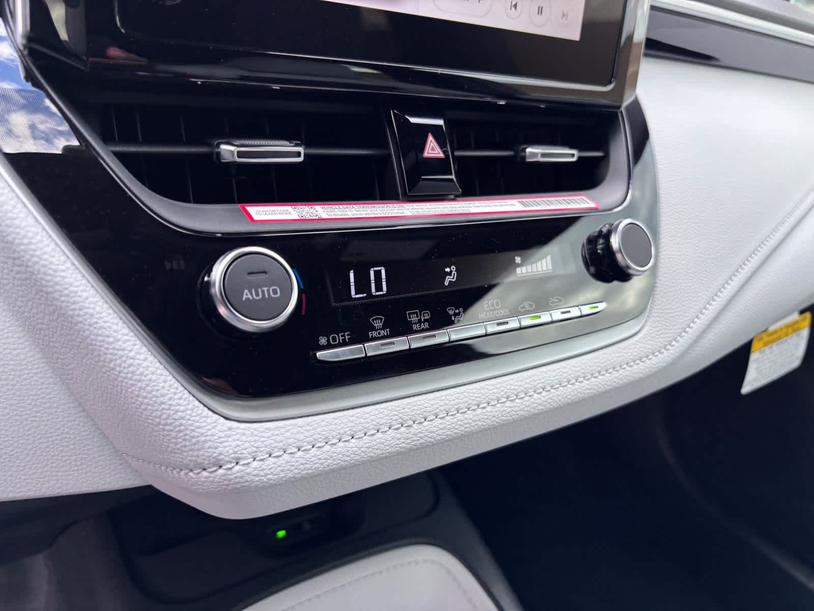 2027 Toyota Corolla Hatchback SE
