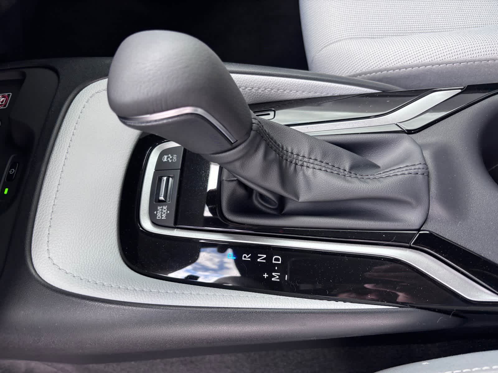 2027 Toyota Corolla Hatchback SE